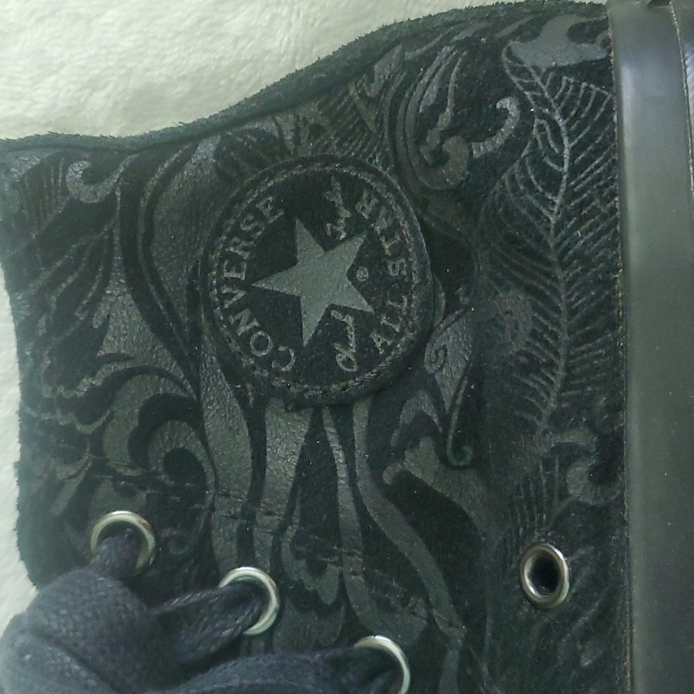 Velvet Converse All Star Chuck Taylor high tops - Picture 3 of 4